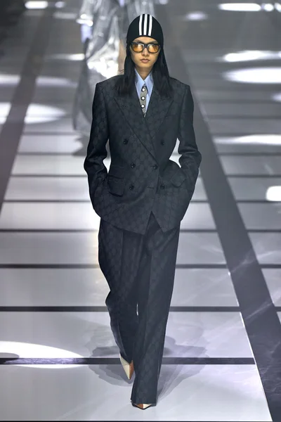 Look 26